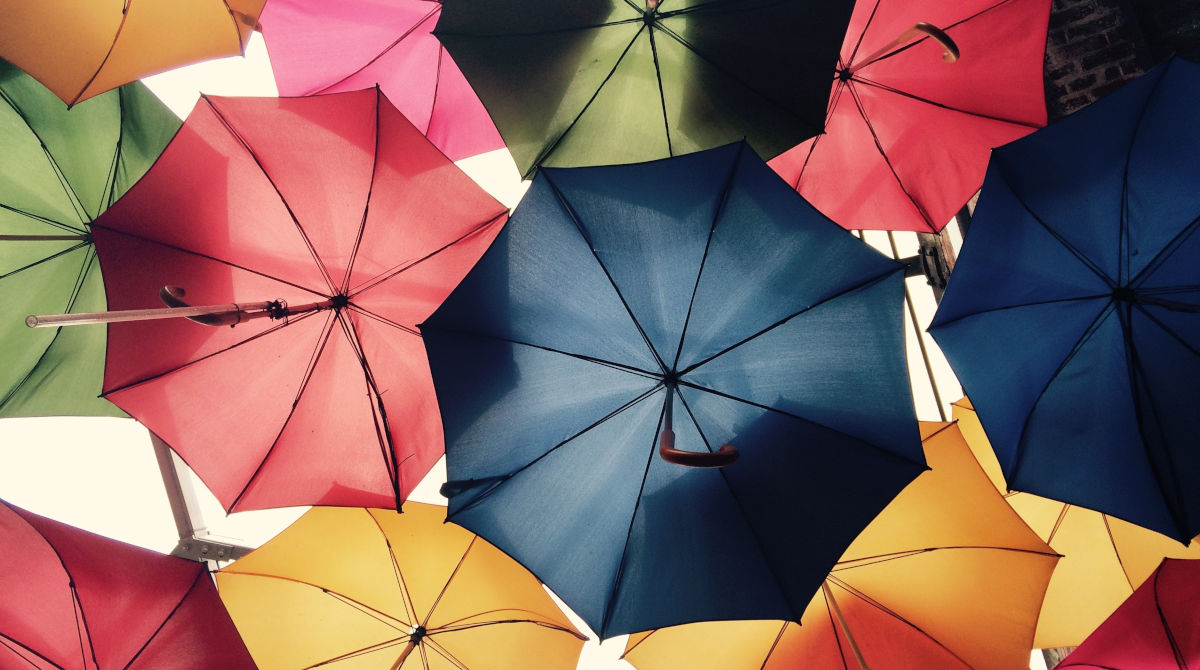 Paraplyer symboliserande försäkring